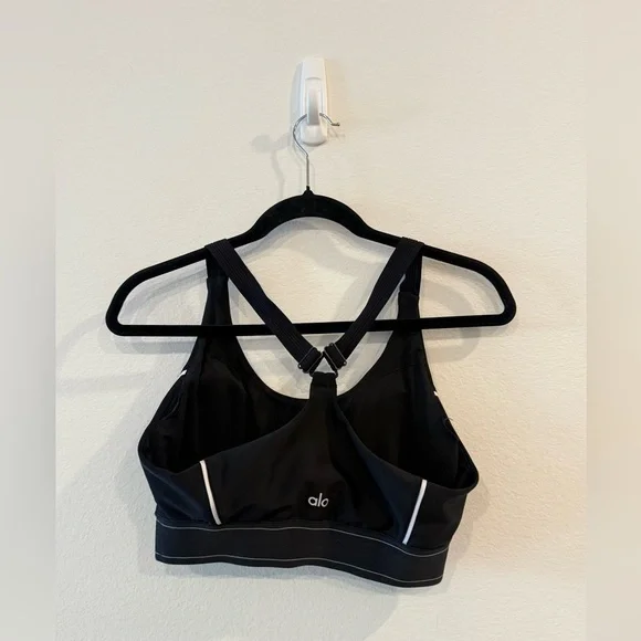 ALO Yoga Airlift Black Set — Leggings & Sports Bra